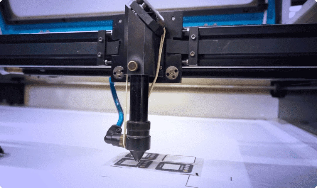 equipamento de corte laser